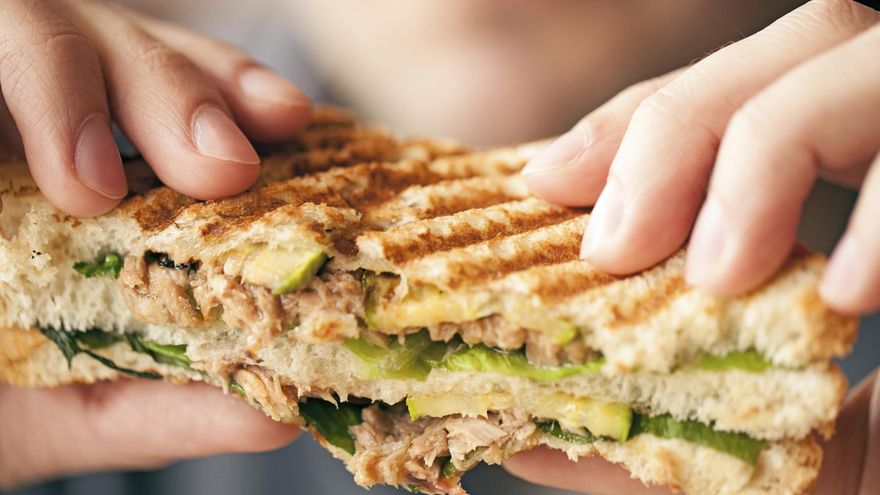 El bocadillo de media mañana: ¿cuándo es mejor o peor que un desayuno completo?