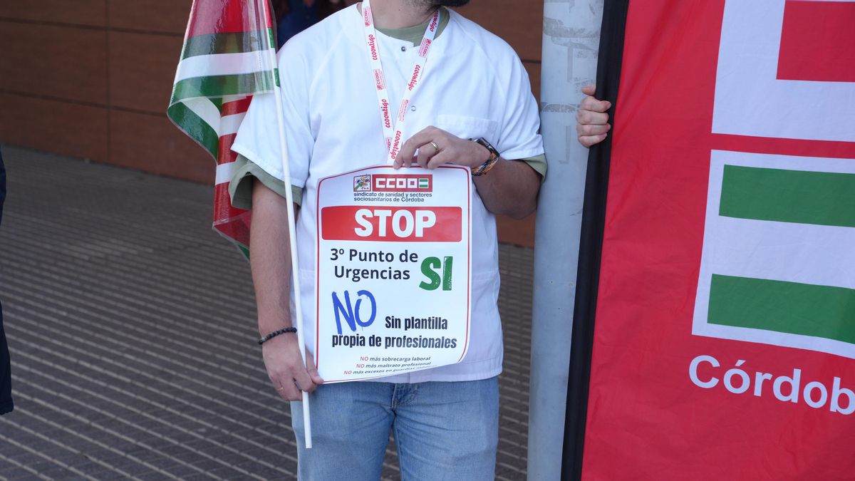 Médicos protestan en el centro Castilla del Pino