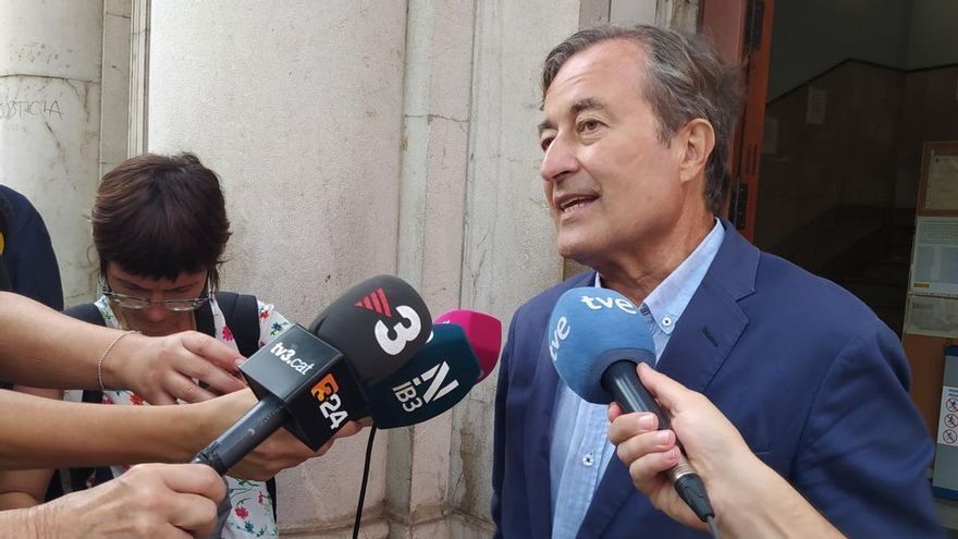 Órdenes verbales y explicaciones confusas para beneficiar al poderoso club de Ibiza desde la cúpula de Puertos