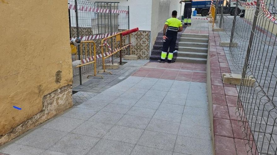 Comienzan las obras para eliminar barreras arquitectónicas en el barrio de Los Toreros de Alcalá de Guadaíra