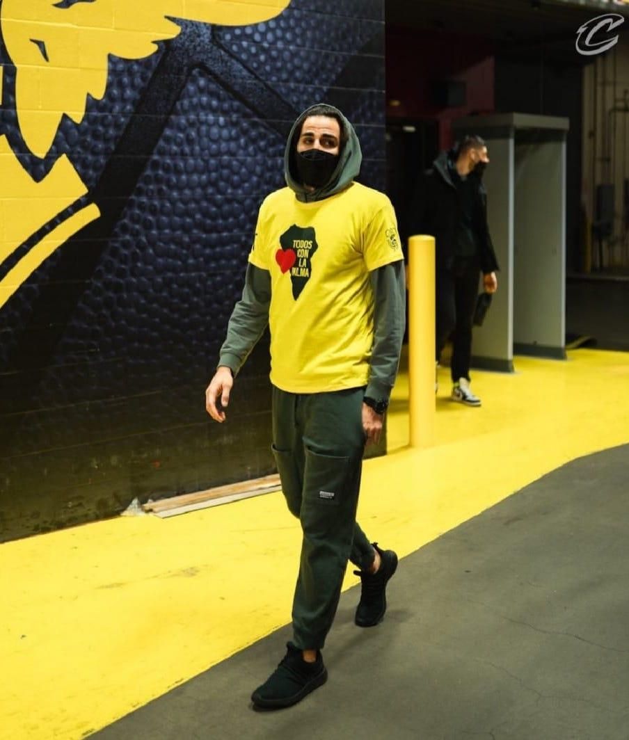 Ricky Rubio con la camiseta 'Todos con La Palma'