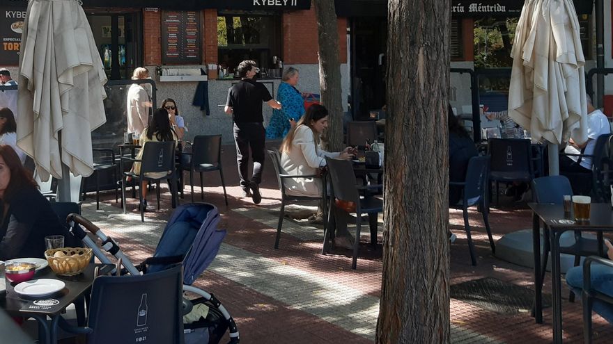 La terraza de Francisco en la Plaza de Olavide.