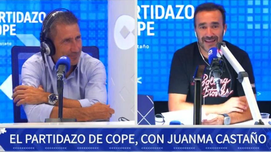 Juanma Castaño compensa 14 años después su "destrozo" a Carlos Martínez en el gol de Iniesta en el Mundial