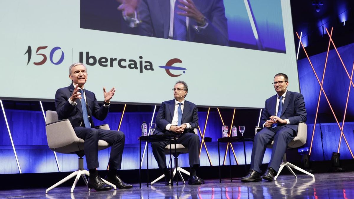 De izquierda a derecha, Víctor Iglesias, Francisco Serrano y Enrique Barbero, en el acto de este jueves.