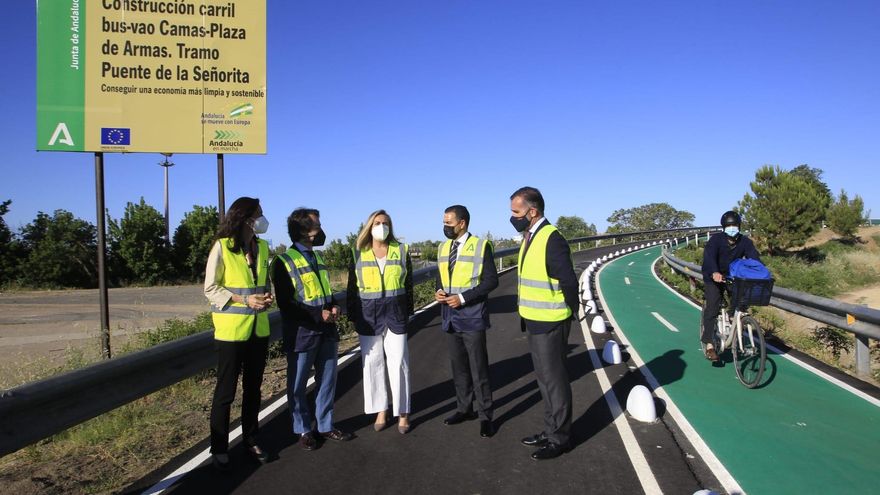 Carazo visita las obras ya terminadas del carril BUS-VAO entre Sevilla y el Aljarafe.