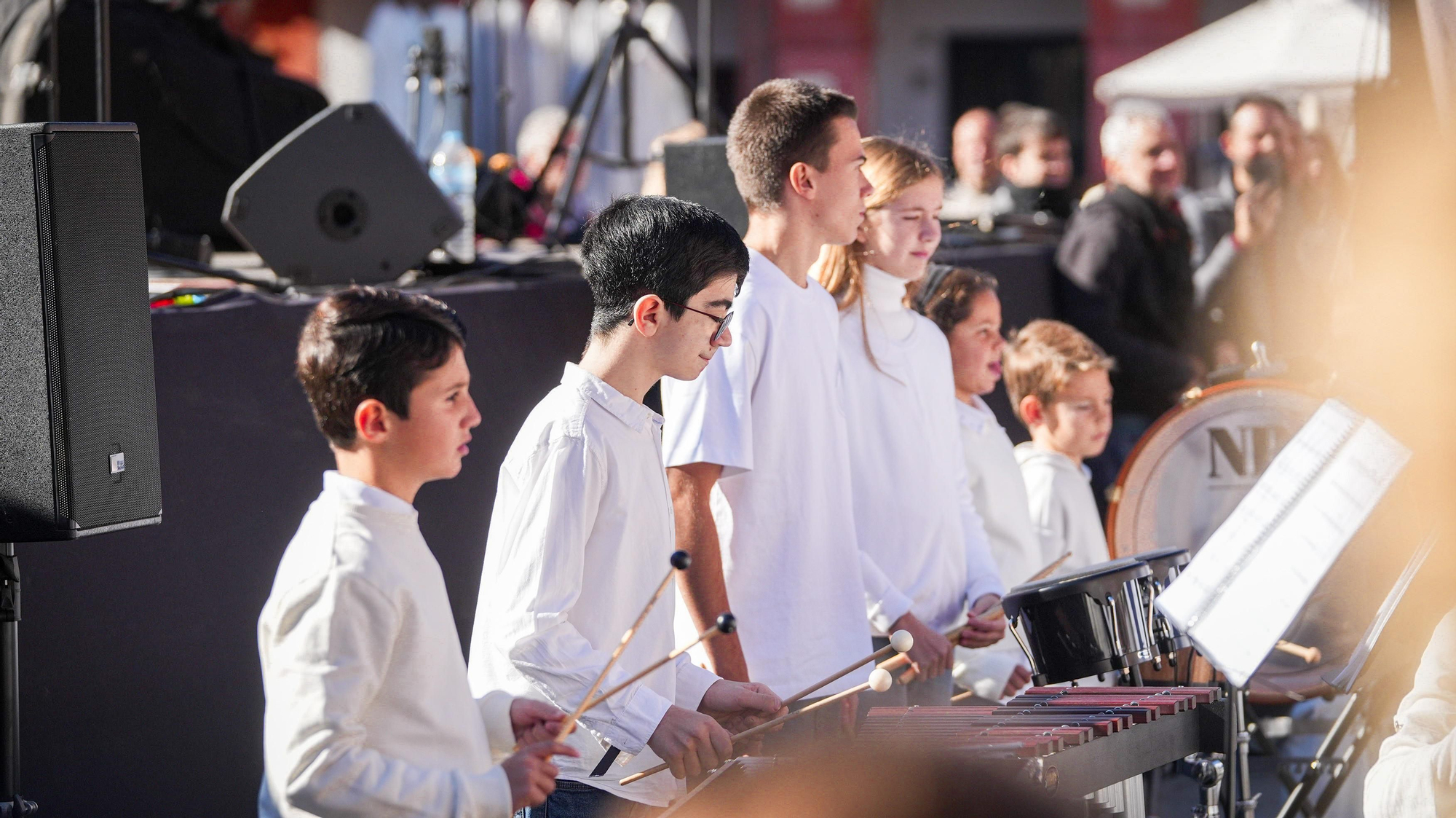 Concierto en La Corredera de la plataforma por un auditorio.