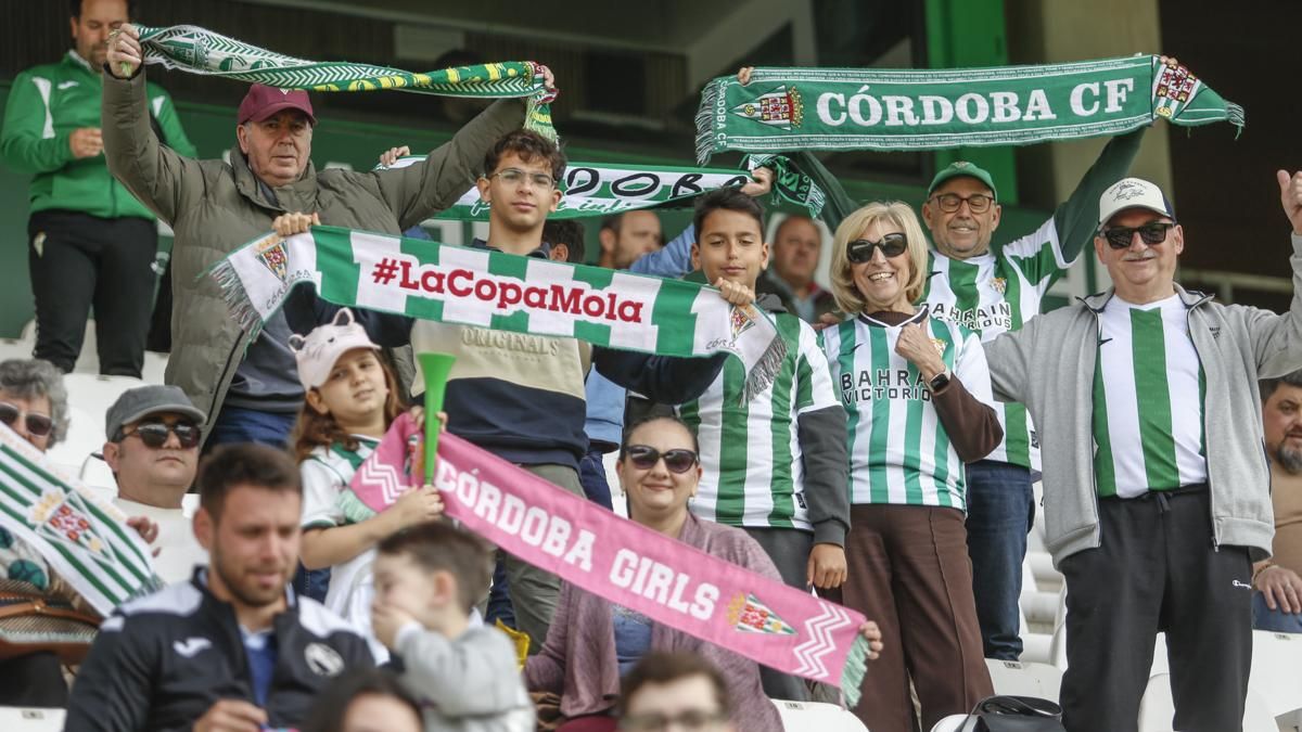 Grada Blanquiverde del Córdoba CF - Real Sociedad B