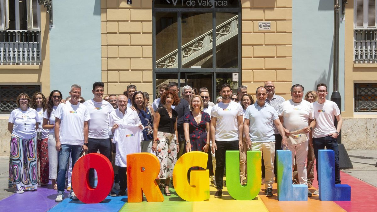 La Diputación de Valencia celebra el Orgullo LGTBI mientras Vox tropieza con la bandera del arcoiris