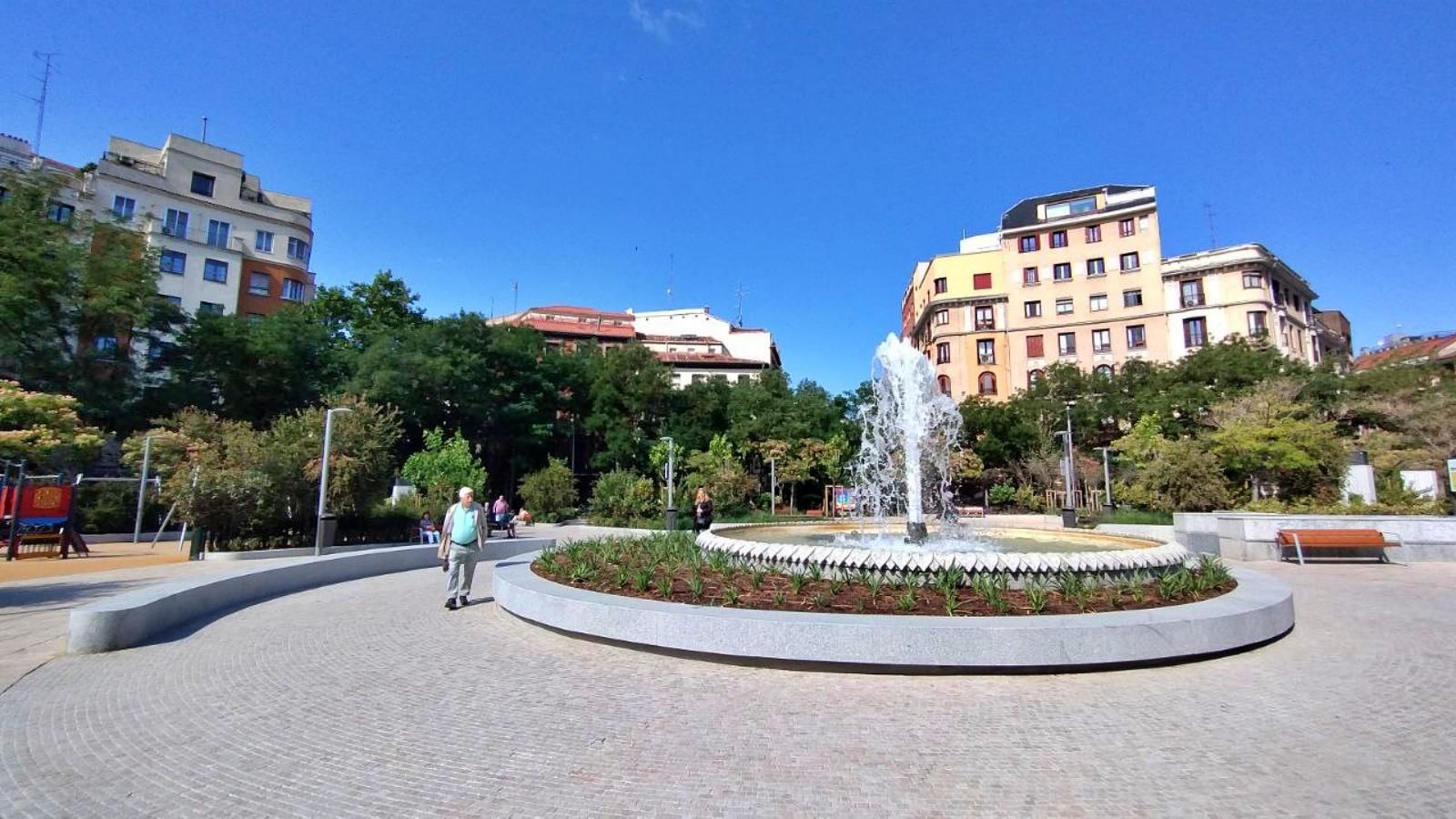 Recorrido foto a foto por la renovada plaza de Olavide