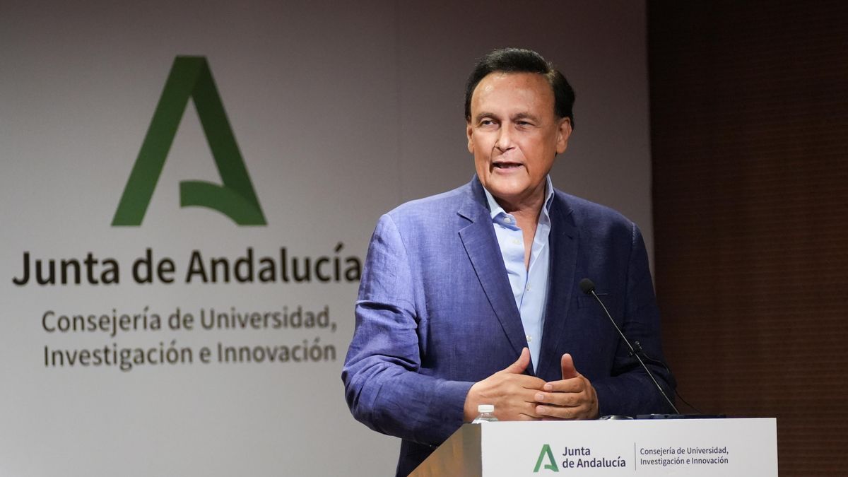 El consejero de Universidad, Investigación e Innovación, José Carlos Gómez Villamandos