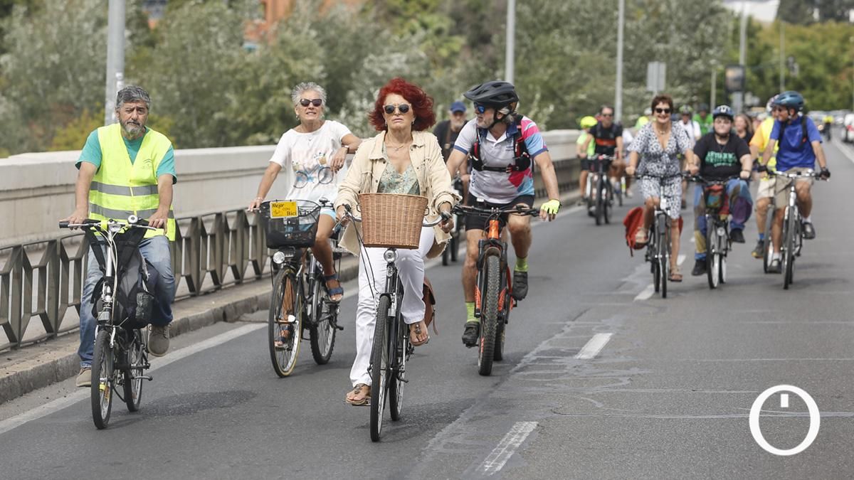 Manifestación de la Plataforma Carril Bici por una movilidad, saludable, segura y sostenible