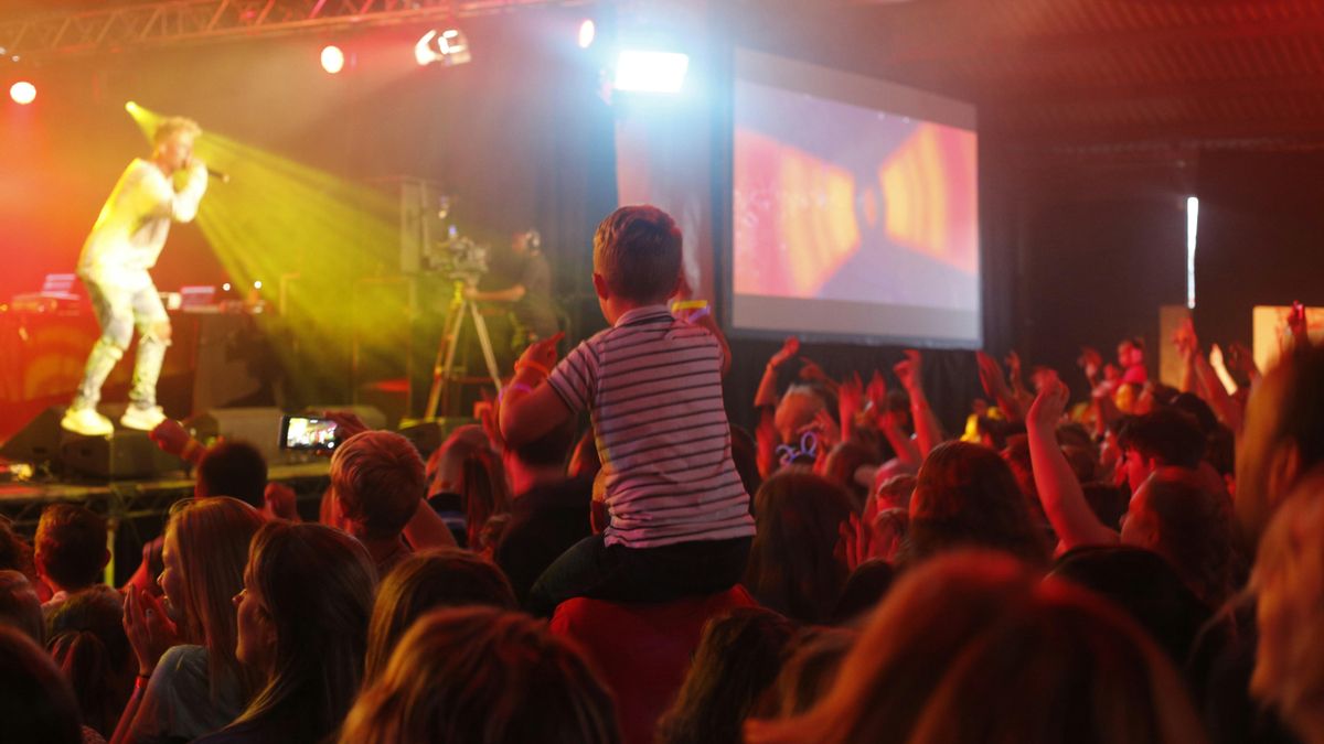 Los niños tienen conductos auditivos mucho más pequeños que los adultos, lo que puede amplificar los sonidos de mayor frecuencia.
