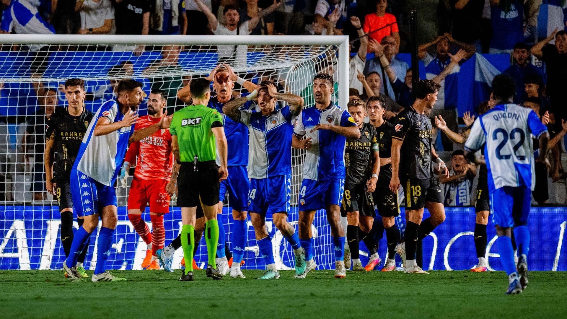 Las imágenes de la derrota del Córdoba CF ante el CE Sabadell