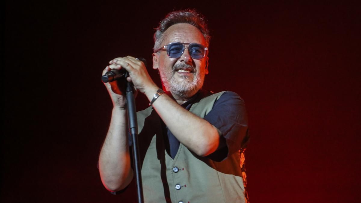 Concierto de Love of Lesbian en el Festival de la Guitarra