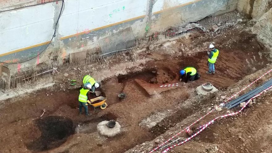 Aparecen restos arqueológicos en el solar del antiguo hotel Gran Capitán