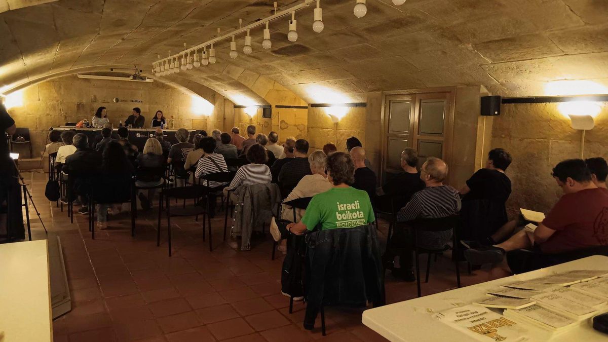 Conferencia del geógrafo y periodista Vicent Molins, autor de 'Ciudad clickbait' en Donostia