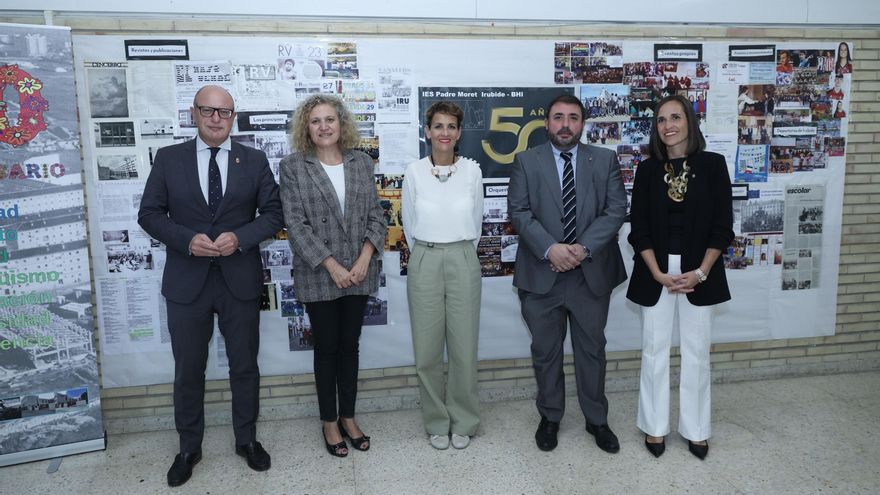 La presidenta Chivite junto a otros participantes en el acto