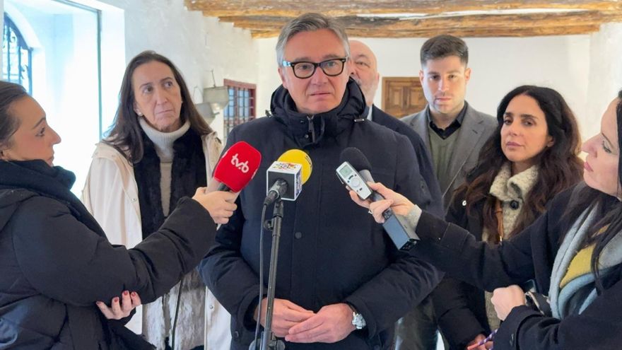 Vox denuncia que Sánchez "quiere sustituir a los españoles por migrantes  ilegales" con la regularización