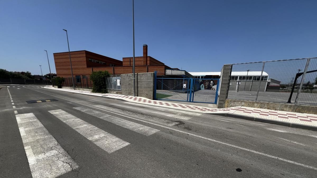 Buscan al conductor que huyó tras atropellar mortalmente a una mujer de 44 años en Villaobispo de las Regueras.