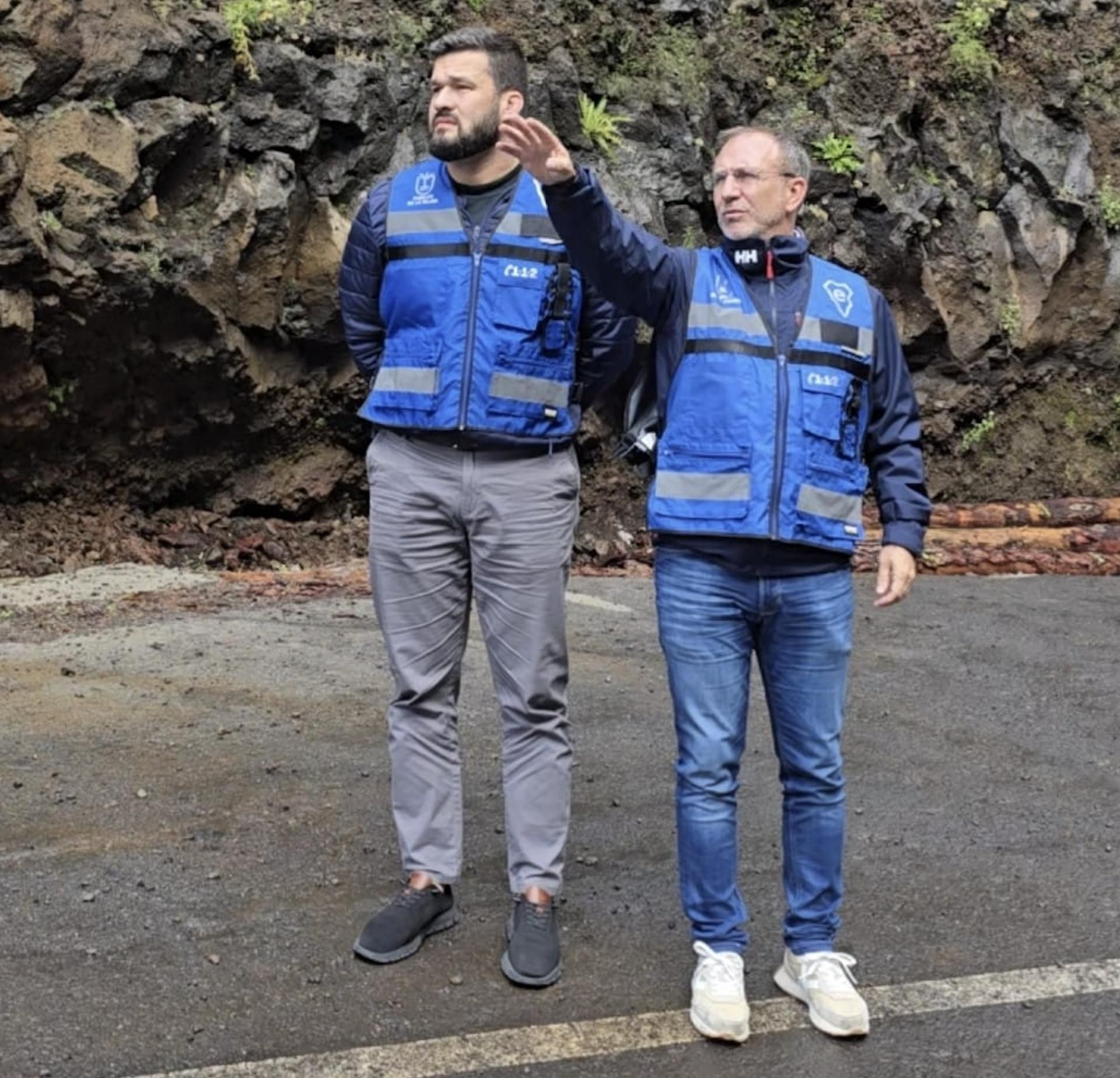 Darwin Rodríguez,  consejero insular de Infraestructuras, y Sergio Rodríguez, presidente del Cabildo de La Palma.