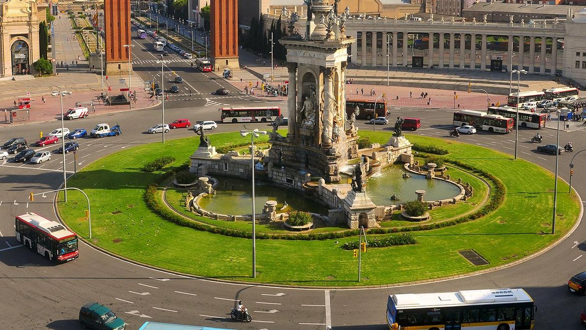 La DGT lo vuelve a hacer: lanza un nuevo recordatorio de cómo se circula correctamente en una rotonda