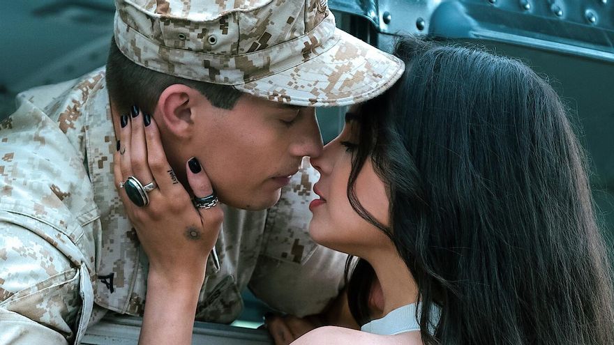 'Purple Hearts', el éxito sorpresa de Netflix bajo las críticas de machismo y racismo