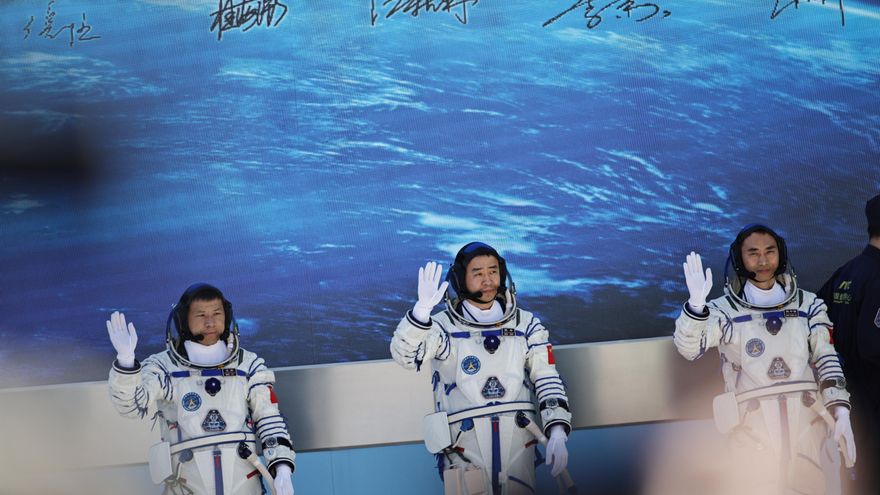Astronautas chinos completan su primera caminata espacial en la misión Shenzhou-20