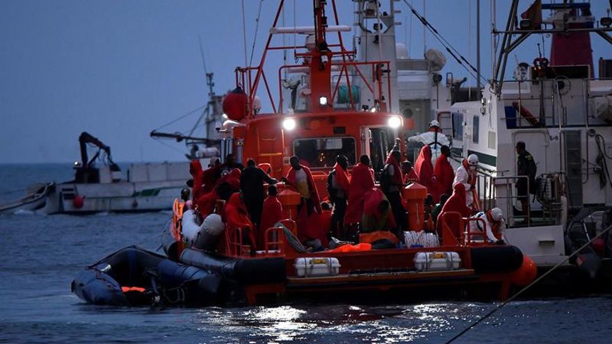 Rescatados 93 inmigrantes, entre ellos 41 menores, en el Estrecho