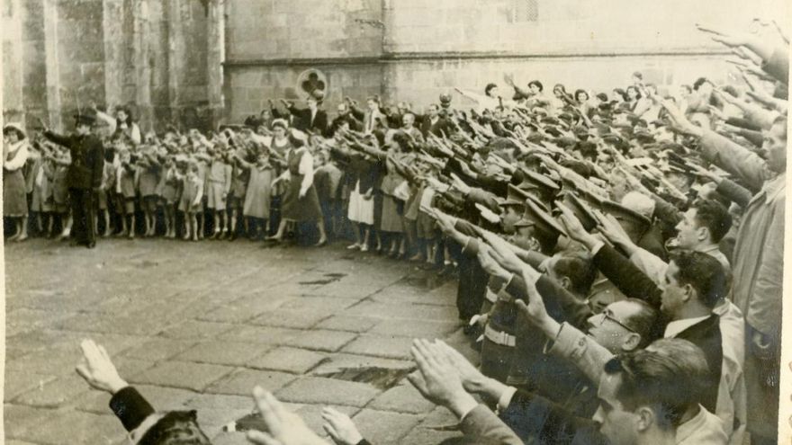 Conmemoración del uno de octubre en Tui en 1951.