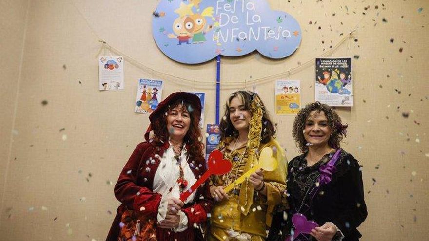 Las Magas de Enero toman las calles de València en una cabalgata envuelta en polémica por la renuncia de una participante