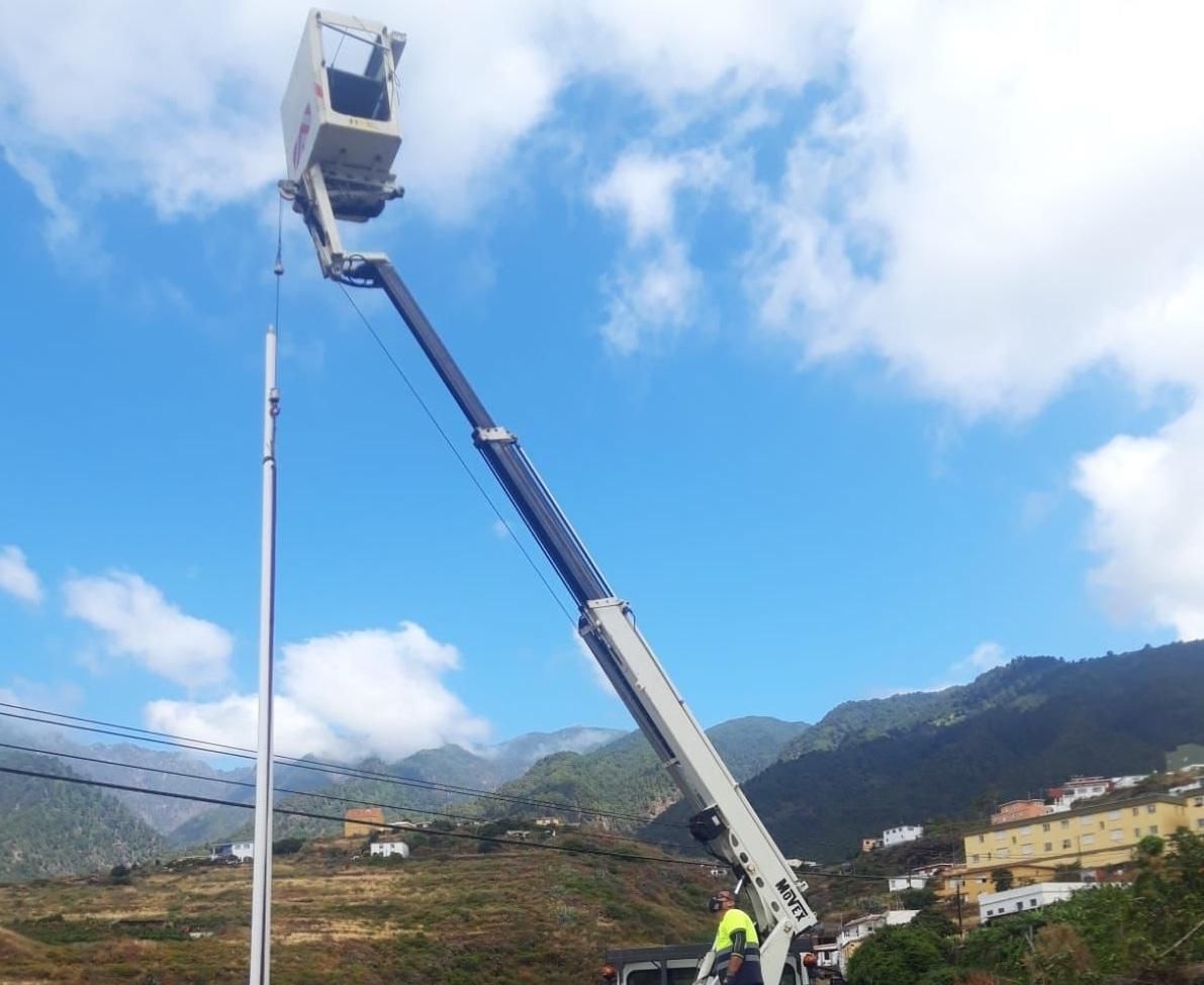Instalación de la nueva luminaria.