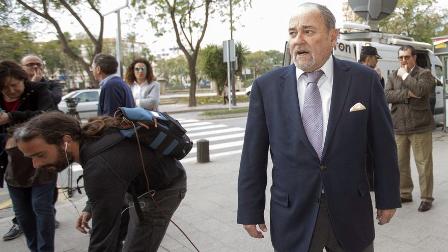 El juez del 'caso Auditorio', Julián Pérez Templado, a su llegada a la sede del Tribunal Superior de Justicia de Murcia antes de la declaración como imputado del presidente Pedro Antonio Sánchez