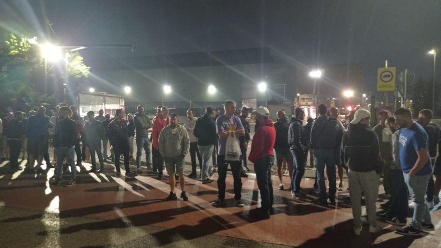 Piquete informativo en GSW con motivo de la huelga del metal.