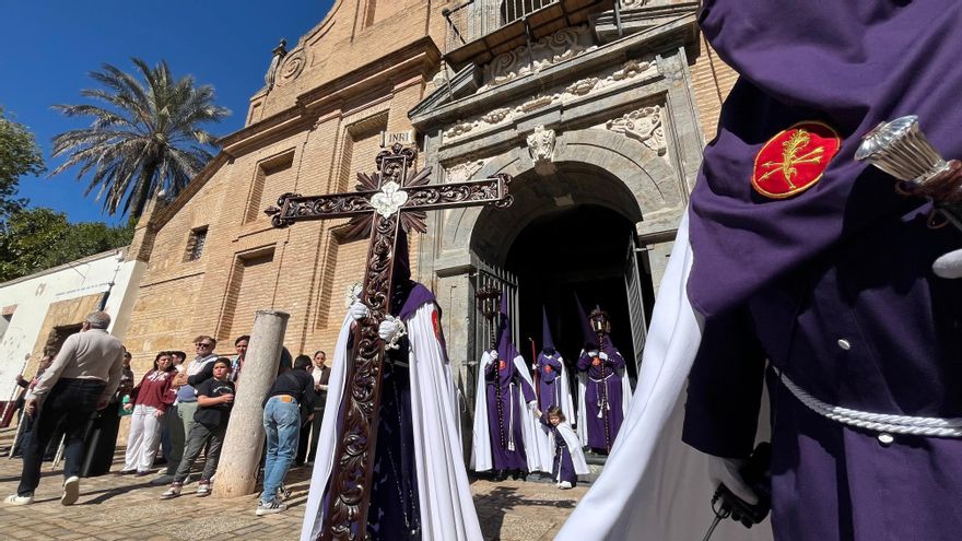 Cruz de guía de la Hermandad de la Agonía