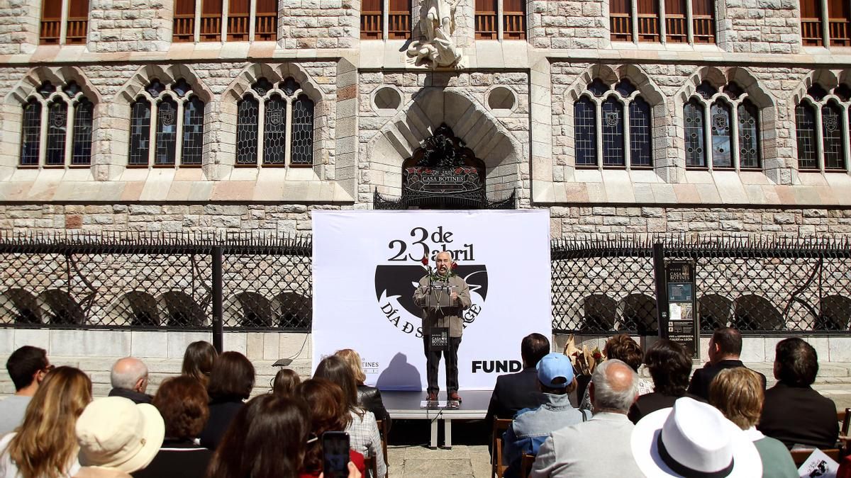 José Luis Puerto pronuncia el pregón de los actos de celebración del día de san Jorge. 