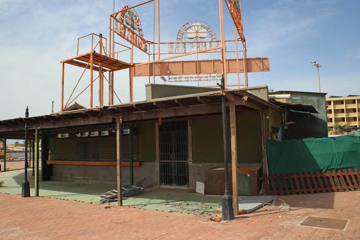 Abandono del Parque Europeo, en Playa del Inglés. (ALEJANDRO RAMOS)