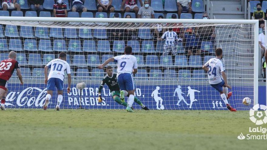 La racha del CD Tenerife acaba con una derrota cruel frente al Mirandés