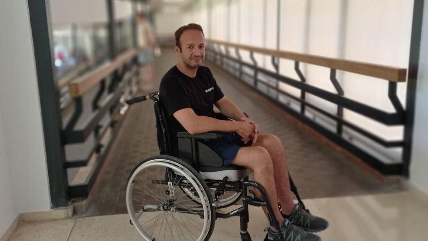 Moisés, paciente del hospital de parapléjicos tras una caída en altura: “En un segundo te cambia la vida”
