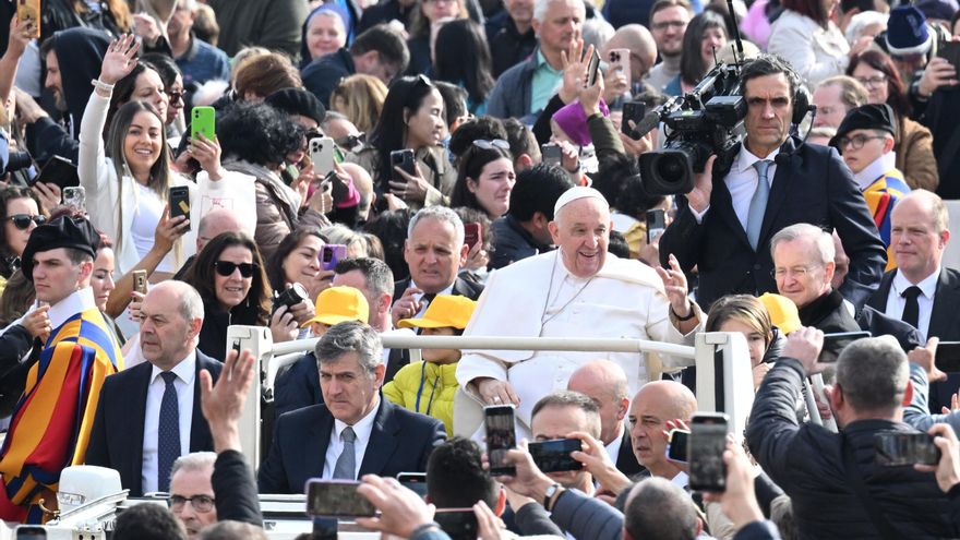 El papa Francisco recibe a los rescatadores de la ONG Mediterranea Saving Humans