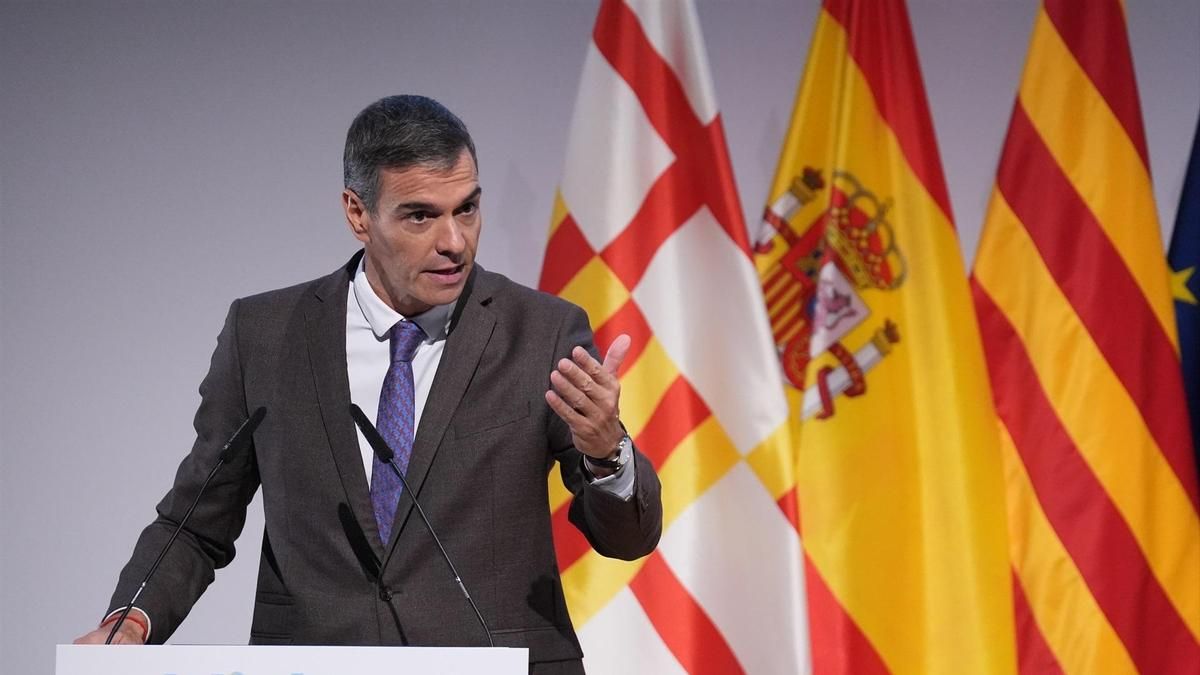 Sánchez pide "privilegiar" el uso residencial de la vivienda frente al turístico en un acto sobre la España de 2050