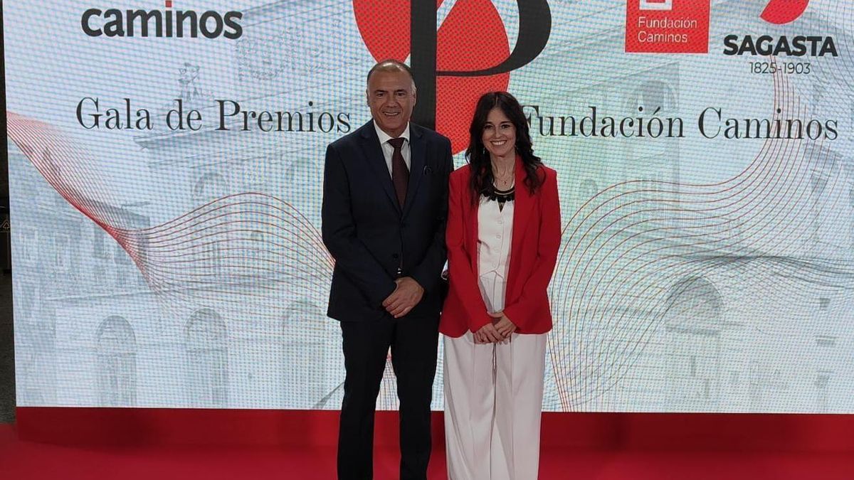 Germán Martínez y Belén Fernández en la entrega del Premio Rafael Izquierdo