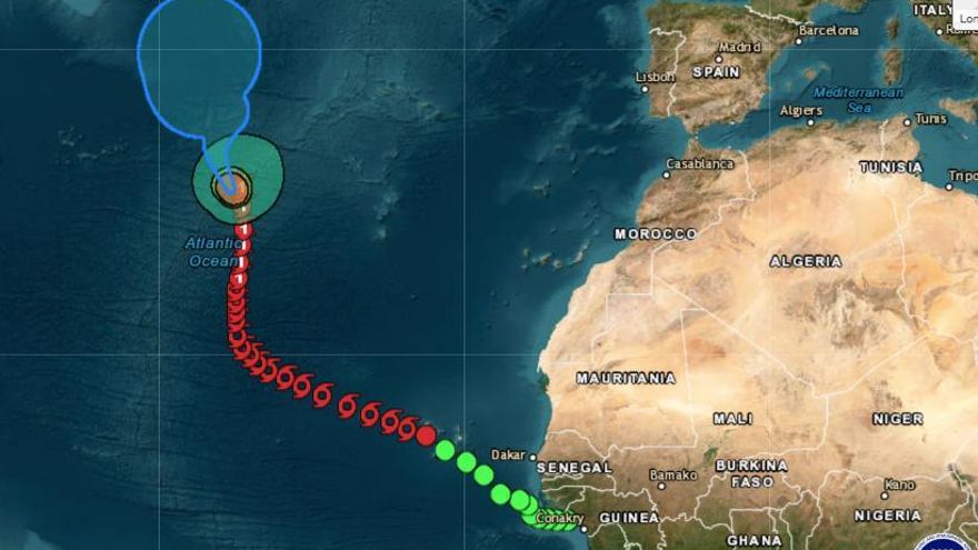 El huracán Margot recorre el centro del Atlántico, al oeste de Canarias, y afecta a las Azores