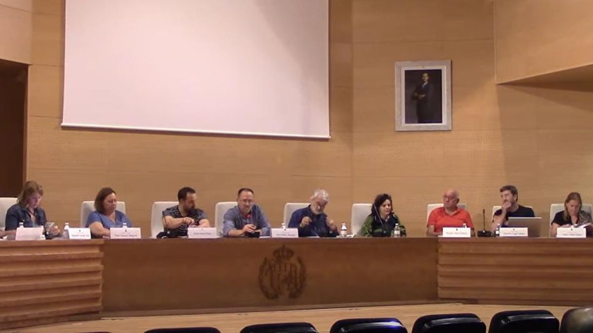El PP de Cadrete asume la prioridad nacional de Vox y apoya mociones sobre inmigración y la prohibición del burka