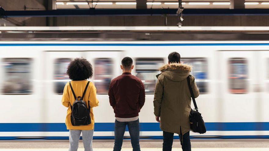 Guía útil para beneficiarse de los nuevos descuentos de transporte en Madrid: tarifas y abonos más rentables