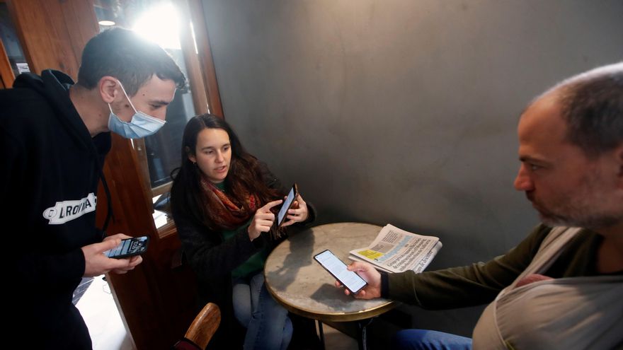 Catalunya volverá a exigir desde el viernes el pasaporte COVID en bares