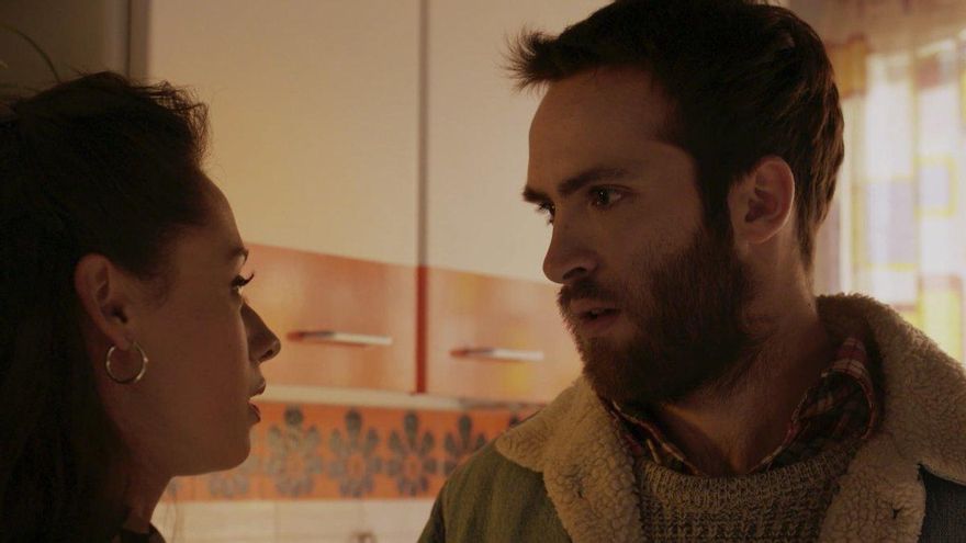 Carlos y Karina en la casa de los Alcántara