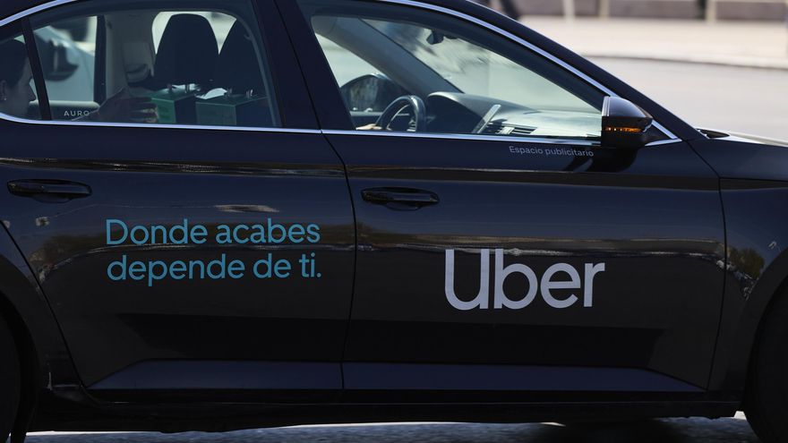 Uber desembarca en Ibiza y los taxistas temen una guerra abierta: "No cumplen la normativa"