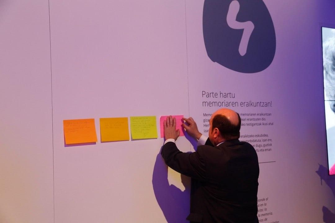 2015. Inauguración de la carpa de la memoria de Gogora.