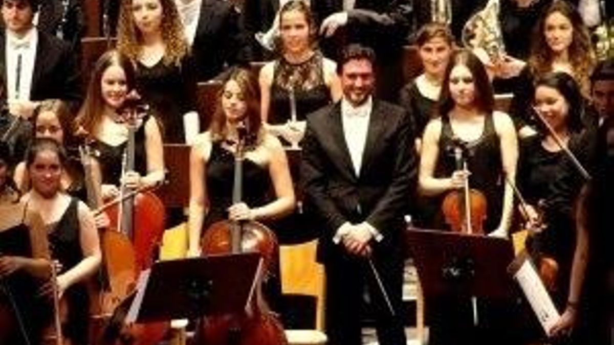Casyc acoge un nuevo Concierto de Año Nuevo por Cáritas, con Hugo Carrio al frente de la Orquesta UIMP-Ataulfo Argenta