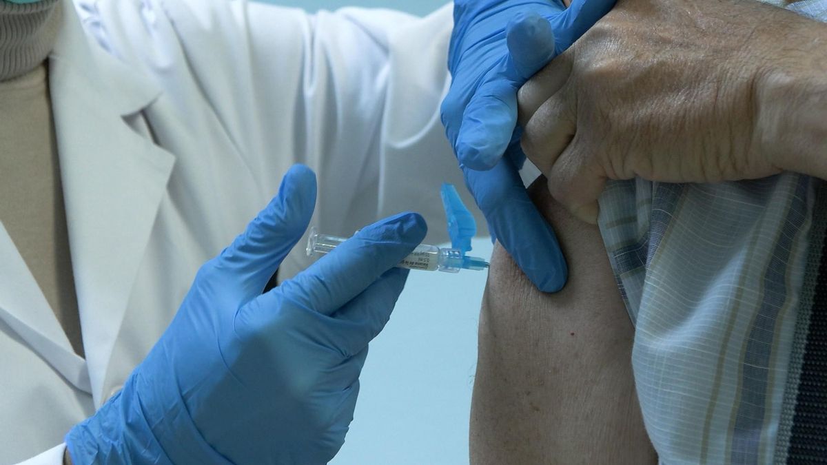 Vacunación de la gripe en un centro de salud.